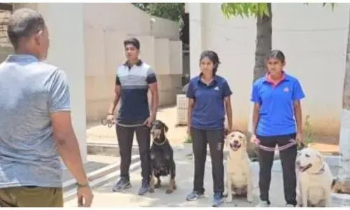 तमिलनाडु पुलिस ने दो महिला पुलिसकर्मियों को डॉग स्क्वायड में ट्रेनी हैंडलर के रूप में किया नियुक्त तमिलनाडु पुलिस ने दो महिला पुलिसकर्मियों को डॉग स्क्वायड में ट्रेनी हैंडलर के रूप में किया नियुक्त