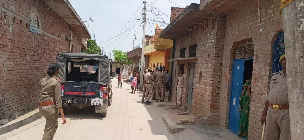 BIG NEWS: दो पक्षों में खूनी संघर्ष,जमकर चले ईंट पत्थर, कई लोग लहूलुहान BIG NEWS: दो पक्षों में खूनी संघर्ष,जमकर चले ईंट पत्थर, कई लोग लहूलुहान