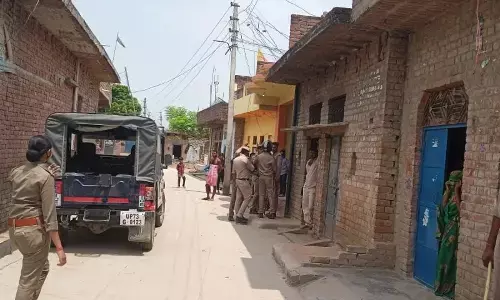 BIG NEWS: दो पक्षों में खूनी संघर्ष,जमकर चले ईंट पत्थर, कई लोग लहूलुहान BIG NEWS: दो पक्षों में खूनी संघर्ष,जमकर चले ईंट पत्थर, कई लोग लहूलुहान