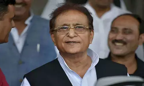 BIG NEWS: आजम की सजा निरस्त होने के बाद नया बवाल, हाईकोर्ट ने दिया बीजेपी विधायक आकाश सक्सेना को नोटिस BIG NEWS: आजम की सजा निरस्त होने के बाद नया बवाल, हाईकोर्ट ने दिया बीजेपी विधायक आकाश सक्सेना को नोटिस