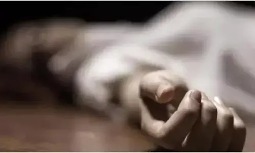 जनरेटर के पंखे में बाल फंसने के बाद प्रयागराज की किशोरी के सिर पर लगे 700 टांके जनरेटर के पंखे में बाल फंसने के बाद प्रयागराज की किशोरी के सिर पर लगे 700 टांके