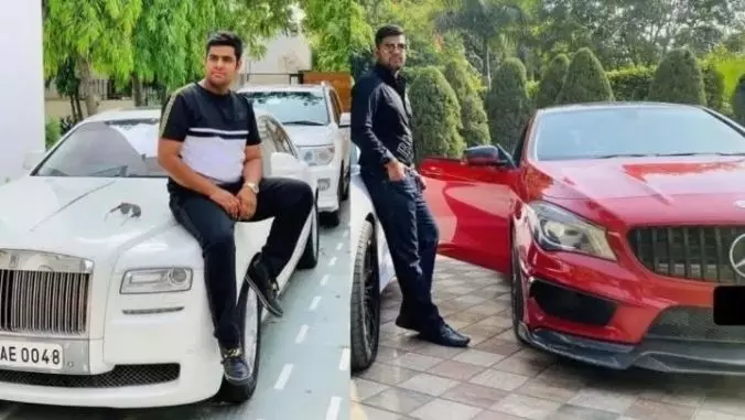 मिलिए 21वर्षीय भारतीय अरबपति और उनकी सुपर लक्ज़री कारो से, Rolls Royce से Mercedes AMG तक सब है