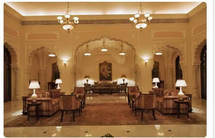 जाने जयपुर का रामबाग पैलेस दुनिया का सबसे बेहतरीन होटल क्यो है??