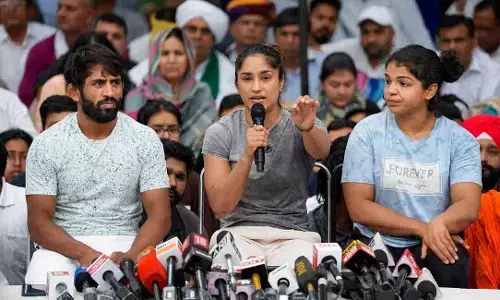 Wrestlers Protest : लाठियां-गोले सहेंगे, मगर 28 मई को करेंगे महापंचायत…पहलवानों का ऐलान Wrestlers Protest : लाठियां-गोले सहेंगे, मगर 28 मई को करेंगे महापंचायत…पहलवानों का ऐलान