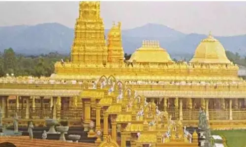 क्या आपको पता है कि दक्षिण भारत के इस स्वर्ण मंदिर को बनाने में लगा है कितना किलोग्राम सोना, महालक्ष्मी का यह दरबार क्या आपको पता है कि दक्षिण भारत के इस स्वर्ण मंदिर को बनाने में लगा है कितना किलोग्राम सोना, महालक्ष्मी का यह दरबार
