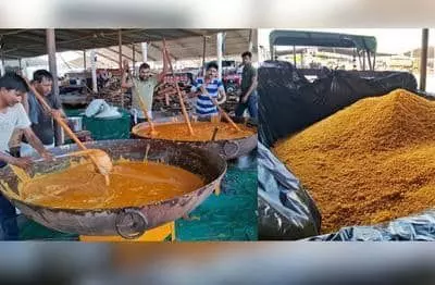 सबसे बड़ी शादी, 2000 बीघा में टेंट, पांच लाख मेहमान , 300 ट्रैक्टर से खाना सप्लाई, 7 दिन से 1000 लोग बना रहे खाना, गिनीज रिकॉर्ड वाले आ गए सबसे बड़ी शादी, 2000 बीघा में टेंट, पांच लाख मेहमान , 300 ट्रैक्टर से खाना सप्लाई, 7 दिन से 1000 लोग बना रहे खाना, गिनीज रिकॉर्ड वाले आ गए