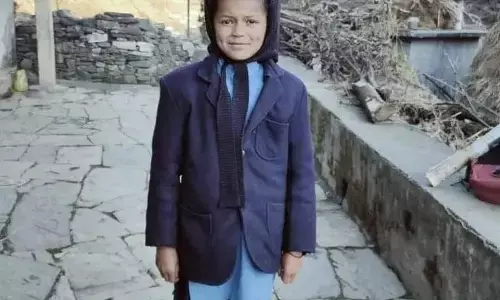 4 किमी पैदल चलकर रोज पहुंचती है स्कूल, दसवीं में 82 फीसदी अंक हासिल कर बनी स्कूल की टाॅपर.. 4 किमी पैदल चलकर रोज पहुंचती है स्कूल, दसवीं में 82 फीसदी अंक हासिल कर बनी स्कूल की टाॅपर..