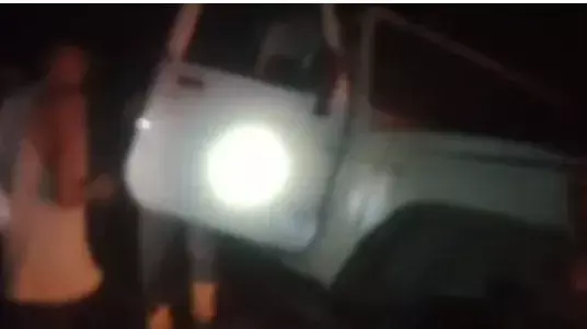 गोवंश लदे पिकअप को पुलिस ने खदेड़ा, पिकअप छोड़ गौ तस्कर हुए फरार, तलाश में जुटी पुलिस गोवंश लदे पिकअप को पुलिस ने खदेड़ा, पिकअप छोड़ गौ तस्कर हुए फरार, तलाश में जुटी पुलिस