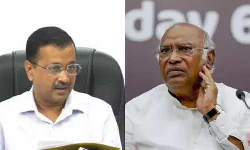 कांग्रेस अध्यक्ष खड़गे और दिल्ली CM केजरीवाल के खिलाफ FIR दर्ज, जानें- क्या है पूरा मामला? कांग्रेस अध्यक्ष खड़गे और दिल्ली CM केजरीवाल के खिलाफ FIR दर्ज, जानें- क्या है पूरा मामला?