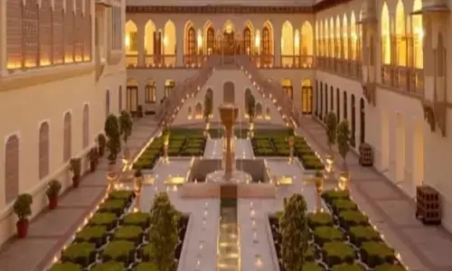 जयपुर के राजसी रत्न का अनावरण: रामबाग पैलेस ने दुनिया के सबसे बेहतरीन होटल का ताज पहना जयपुर के राजसी रत्न का अनावरण: रामबाग पैलेस ने दुनिया के सबसे बेहतरीन होटल का ताज पहना