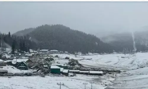 बर्फबारी के कारण उत्तराखंड में हेमकुंड साहिब यात्रा कर दी गई है स्थगित बर्फबारी के कारण उत्तराखंड में हेमकुंड साहिब यात्रा कर दी गई है स्थगित