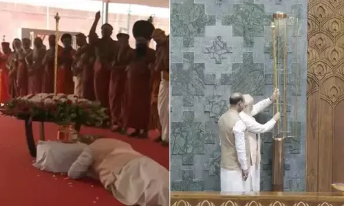 New Parliament Building Inauguration : पीएम मोदी ने किया नई संसद का उद्घाटन, सेंगोल को लोकसभा में किया स्थापित