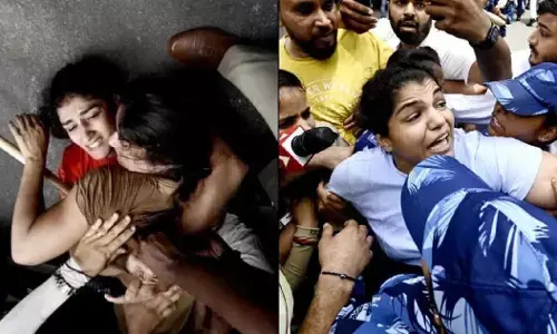 Wrestler Protest: दिल्ली पुलिस ने खाली किया जंतर-मंतर, बजरंग पूनिया बोले- लोकतंत्र की हो रही है हत्या