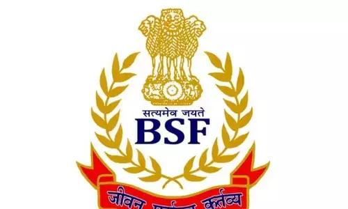 बीएसएफ ने पंजाब के अमृतसर से हेरोइन का संदिग्ध पैकेट किया बरामद बीएसएफ ने पंजाब के अमृतसर से हेरोइन का संदिग्ध पैकेट किया बरामद