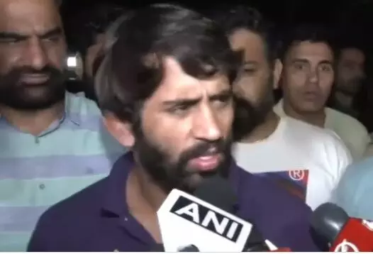 बजरंग पुनिया बोले, ये IPS ऑफिसर हमें गोली मारेगा बता कहाँ आना है और बोली फिर ये बात!