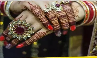 рд╢рд╛рджреА рдХреЗ рдЕрдЧрд▓реЗ рджрд┐рди рд╣реА рджреБрд▓реНрд╣рди рдиреЗ рдХрд░ рджрд┐рдпрд╛ рдХрд╛рдВрдб, рджреВрд▓реНрд╣рд╛ рднреА рд╣реЛ рдЧрдпрд╛ рд╣реИрд░рд╛рди,рд╕рд╛рд╕ рд╕рд╕реБрд░ рдХреЗ рднреА рдЙрдбрд╝ рдЧрдП рд╣реЛрд╢ рд╢рд╛рджреА рдХреЗ рдЕрдЧрд▓реЗ рджрд┐рди рд╣реА рджреБрд▓реНрд╣рди рдиреЗ рдХрд░ рджрд┐рдпрд╛ рдХрд╛рдВрдб, рджреВрд▓реНрд╣рд╛ рднреА рд╣реЛ рдЧрдпрд╛ рд╣реИрд░рд╛рди,рд╕рд╛рд╕ рд╕рд╕реБрд░ рдХреЗ рднреА рдЙрдбрд╝ рдЧрдП рд╣реЛрд╢