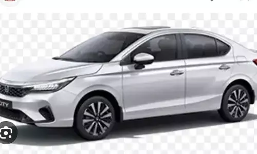 लॉन्ग-डिस्टेंस रोड ट्रिप लवर्स के लिए Honda City और Hyundai Creta में बेस्ट वेरिएंट