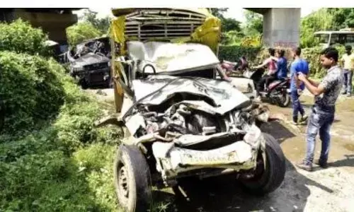 गुवाहाटी सड़क हादसे में 7 कॉलेज छात्रों की मौत