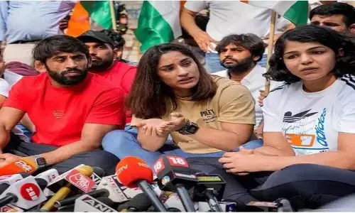 पहलवानों ने कहा अब हमारे लिए कुछ भी नहीं बचा है अपने पदक करेंगे गंगा में विसर्जित पहलवानों ने कहा अब हमारे लिए कुछ भी नहीं बचा है अपने पदक करेंगे गंगा में विसर्जित