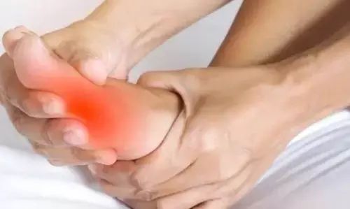 यूरिक एसिड को कहें अलविदा: इन बेहतरीन फूड्स की मदद से