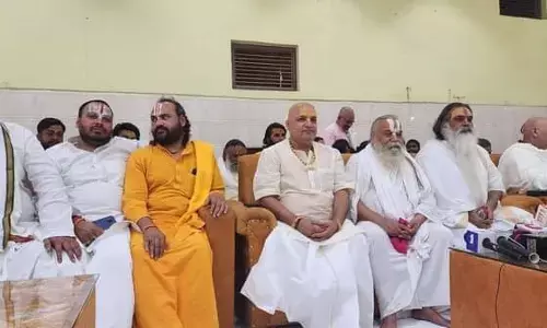 सांसद बृजभूषण सिंह के समर्थन में उतरे अयोध्या के संत, सभा कर स्वामी रामदेव और पहलवानों का किया विरोध सांसद बृजभूषण सिंह के समर्थन में उतरे अयोध्या के संत, सभा कर स्वामी रामदेव और पहलवानों का किया विरोध