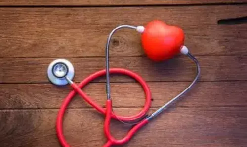 अपने दिल की सुने: हार्ट की सेहत को जाने और आने वाले हार्ट अटैक के लक्षणों को पहचाने