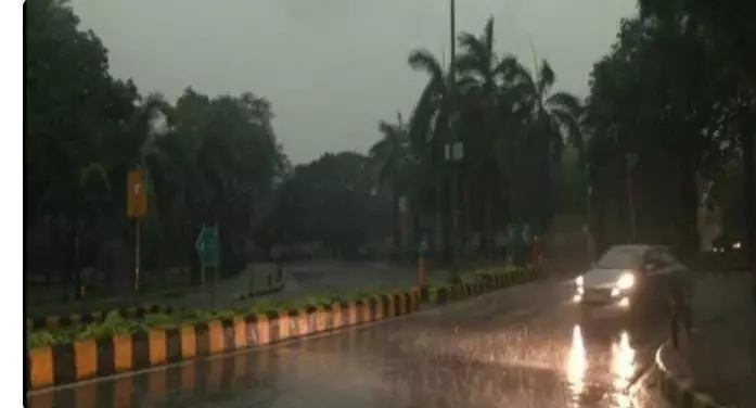 गर्मी के बीच ताजा बारिश के बाद दिल्ली के लिए सुहानी सुबह,जानिए आज के मौसम का हाल गर्मी के बीच ताजा बारिश के बाद दिल्ली के लिए सुहानी सुबह,जानिए आज के मौसम का हाल