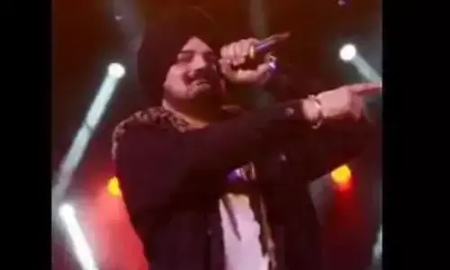 मूसेवाला की पहली पुण्यतिथि: हवाई शूटिंग के लिए  पुलिस ने गायक के प्रशंसक को किया गिरफ्तार मूसेवाला की पहली पुण्यतिथि: हवाई शूटिंग के लिए  पुलिस ने गायक के प्रशंसक को किया गिरफ्तार