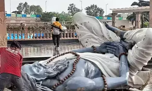 महालोक का महाध्वंस दिल्ली की तीसरी आंख की पुतली हिली.... महालोक का महाध्वंस दिल्ली की तीसरी आंख की पुतली हिली....