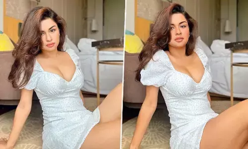 Avneet Kaur Sexy Photo Video: अवनीत कौर ने फ्लॉन्ट किया सेक्सी फिगर, एक्ट्रेस की कातिल अदाए मोह लेंगी आपका दिल