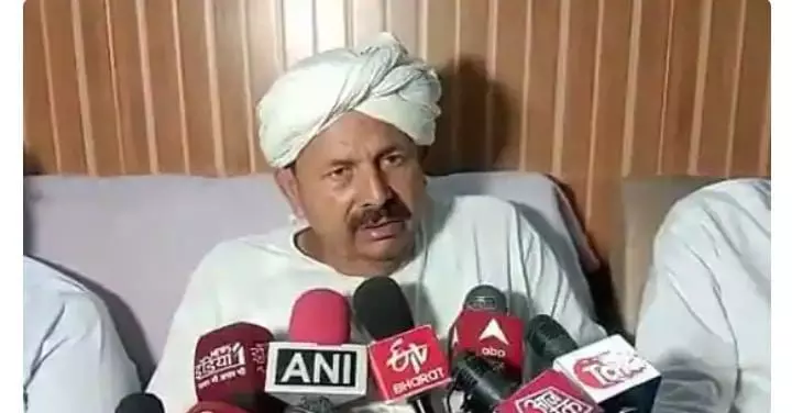 पहलवानों के विरोध के बीच आज खाप करेगी महापंचायत,जानिए क्या होगा फैसला पहलवानों के विरोध के बीच आज खाप करेगी महापंचायत,जानिए क्या होगा फैसला
