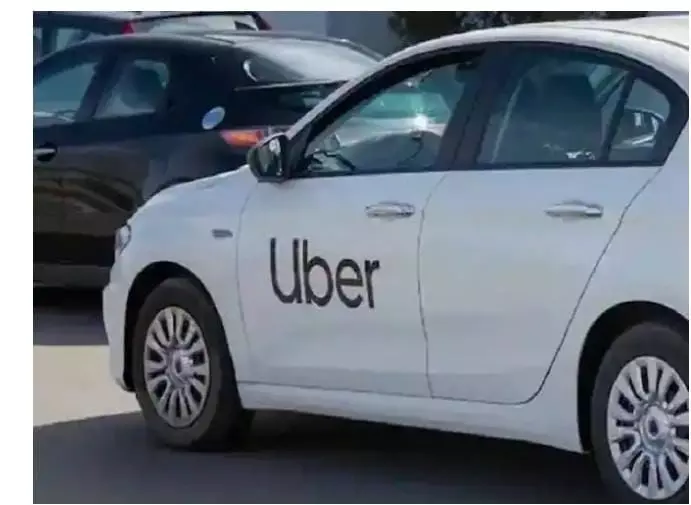 Uber Taxi:  ट्रांसपोर्ट डिपार्टमेंट एक्शन में आया!! जब उबर टैक्सी ने वसूला 4,000 रुपये किराया,