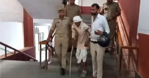 10 दलितों की हत्या में 42 साल बाद जज ने सुनाई उम्रकैद की सजा, घटना के समय इंदिरा गांधी और अटल बिहारी गए थे गाँव 10 दलितों की हत्या में 42 साल बाद जज ने सुनाई उम्रकैद की सजा, घटना के समय इंदिरा गांधी और अटल बिहारी गए थे गाँव