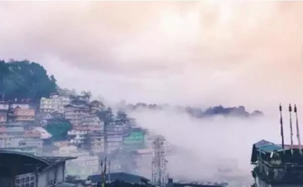 गंगटोक: ठंडी और यादगार छुट्टियों के लिए घूमने का बेहतरीन ठिकाना गंगटोक: ठंडी और यादगार छुट्टियों के लिए घूमने का बेहतरीन ठिकाना