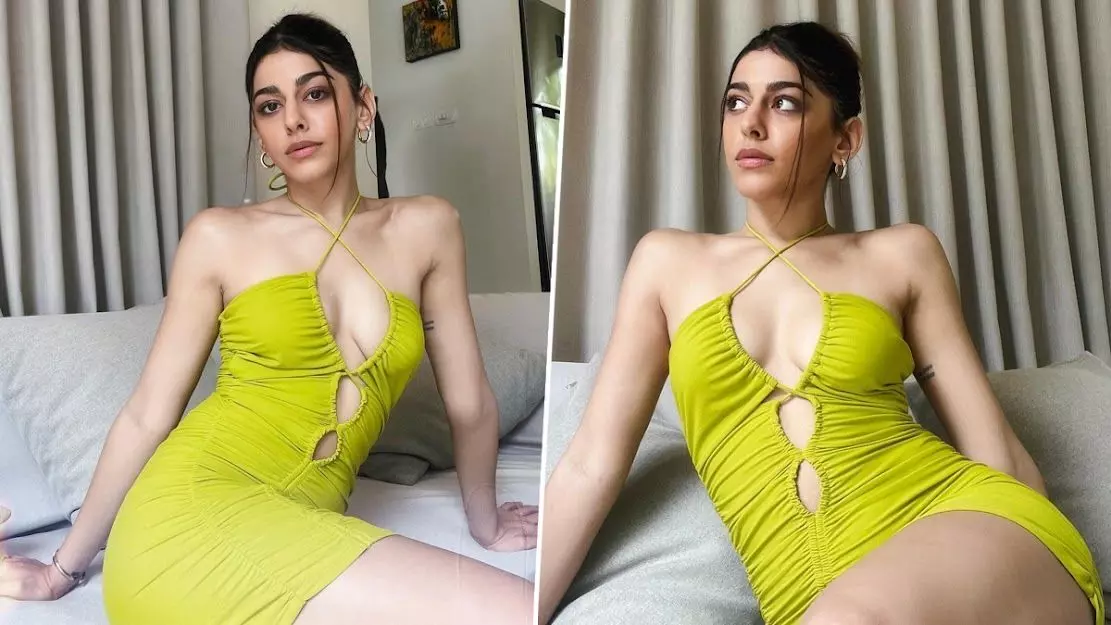 एक्ट्रेस Alaya F ने बॉडीफिट रिवीलिंग ड्रेस पहन दिए सेक्सी पोज, एक्ट्रेस की कातिल अदाओं ने यूजर्स को बनाया दीवाना एक्ट्रेस Alaya F ने बॉडीफिट रिवीलिंग ड्रेस पहन दिए सेक्सी पोज, एक्ट्रेस की कातिल अदाओं ने यूजर्स को बनाया दीवाना