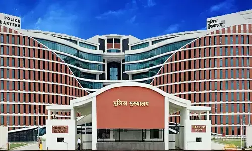 क्या आप जानते है यूपी पुलिस को क्यों नहीं मिल रहा पूर्ण डीजीपी? क्या आप जानते है यूपी पुलिस को क्यों नहीं मिल रहा पूर्ण डीजीपी?