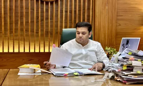 मंत्री जी, शिक्षा मित्र अनुदेशक आपसे मांग रहा है दो जून की रोटी