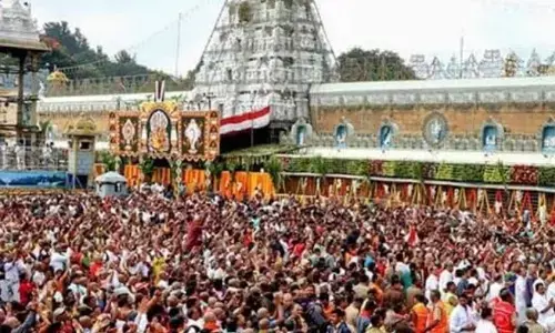 जानिए तिरुपति को क्यों कहा जाता है दिव्यता का स्थान जानिए तिरुपति को क्यों कहा जाता है दिव्यता का स्थान