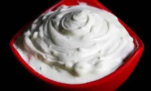 अब इस आसान ट्रिक से घर पर बनाएं हंग कर्ड! अब इस आसान ट्रिक से घर पर बनाएं हंग कर्ड!