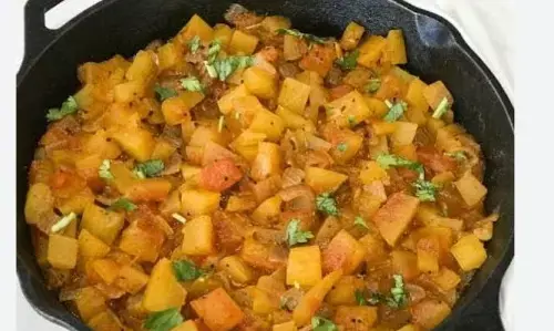 Watermelon Peel Curry: तरबूज के छिलके फेंके नहीं, इसकी जगह बनाएं यह रेसिपी Watermelon Peel Curry: तरबूज के छिलके फेंके नहीं, इसकी जगह बनाएं यह रेसिपी