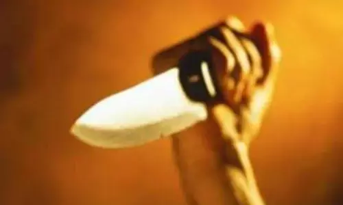 24 वर्षीय शख्स ने 19 वर्षीय महिला पर किया चाकू से अटैक, वजह जानकर हैरान हो जाएंगे आप 24 वर्षीय शख्स ने 19 वर्षीय महिला पर किया चाकू से अटैक, वजह जानकर हैरान हो जाएंगे आप