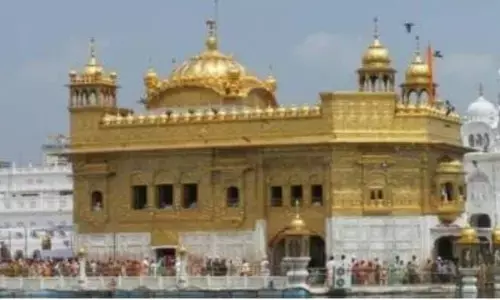 अमृतसर: स्वर्ण मंदिर में बम की अफवाह फैलाने वाला गिरफ्तार अमृतसर: स्वर्ण मंदिर में बम की अफवाह फैलाने वाला गिरफ्तार