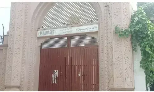 गाजियाबाद पुलिस ने धर्मांतरण करने वाले बड़े बड़े रैकेट का किया पर्दाफाश,  डॉक्टर जाकिर नायक से जुड़े है तार