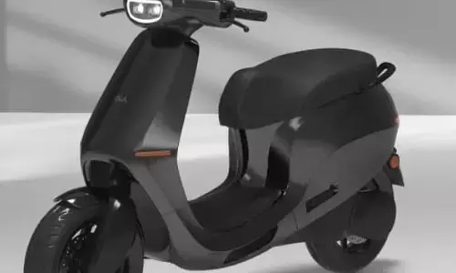 ओला इलेक्ट्रिक स्कूटर वाटर टेस्ट,जाने क्या हुआ जब यूट्यूबर ने समुद्र में डूबोया ईवी को