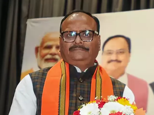 डिप्टी सीएम बृजेश पाठक ने किए छह डॉ सस्पेंड डिप्टी सीएम बृजेश पाठक ने किए छह डॉ सस्पेंड