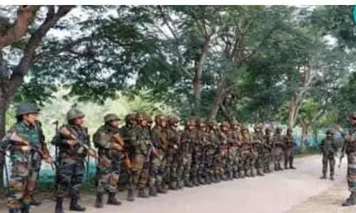 मणिपुर में ताजा हिंसा भड़की, कई घर जलाए गए मणिपुर में ताजा हिंसा भड़की, कई घर जलाए गए