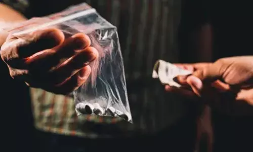 अब तक के सबसे बड़े ड्रग छापे में,एजेंसी ने हज़ारों करोड़ मूल्य का एलएसडी किया ज़ब्त अब तक के सबसे बड़े ड्रग छापे में,एजेंसी ने हज़ारों करोड़ मूल्य का एलएसडी किया ज़ब्त
