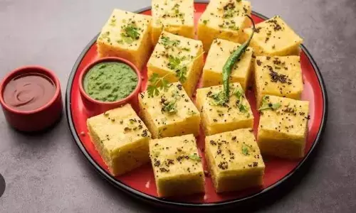 आइए जानते हैं भारत के विभिन्न व्यंजनों के बारे में आइए जानते हैं भारत के विभिन्न व्यंजनों के बारे में