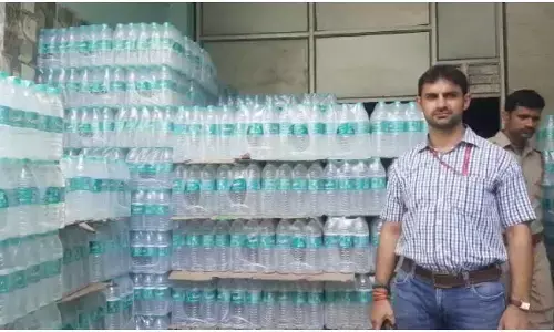 गाजियाबाद में बोतलबंद पानी की अवैध फैक्ट्री पकड़ी गई, सिग्नेचर ब्रांड का 36000 लीटर पानी गाजियाबाद में बोतलबंद पानी की अवैध फैक्ट्री पकड़ी गई, सिग्नेचर ब्रांड का 36000 लीटर पानी