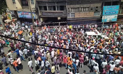 कोल्हापुर में विवादित वाट्सएप स्टेटस के बाद बवाल, हिंदू संगठनों का विरोध-प्रदर्शन...पुलिस ने किया लाठीचार्ज, भारी तनाव